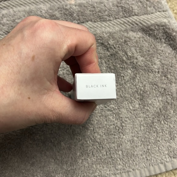 Jane Iredale Black Mascara - Picture 3 of 3